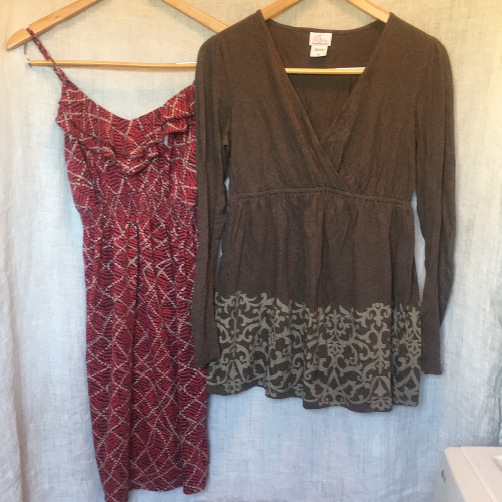 Log of 2 Maternity tops. M & L “Oh Baby”